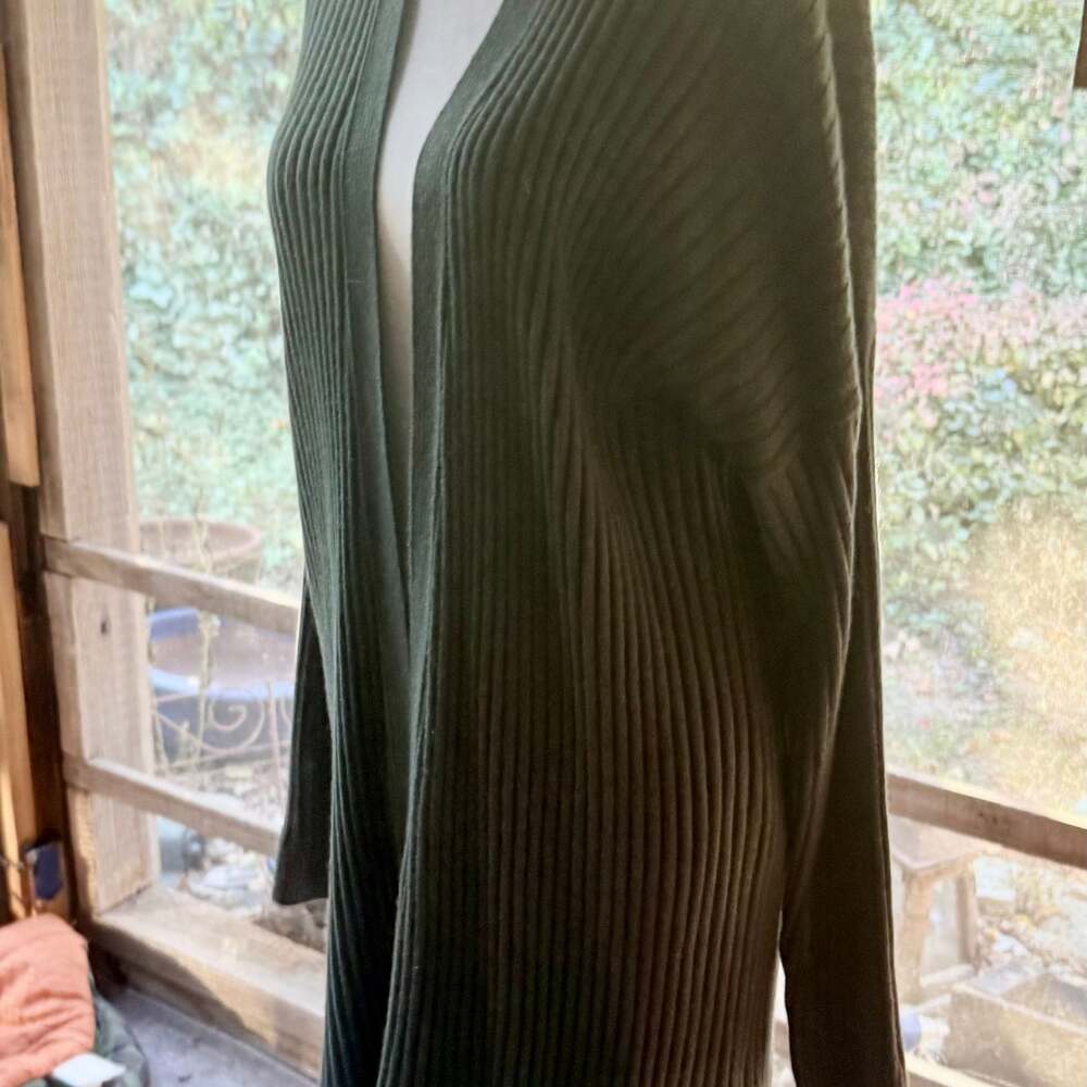 Eileen Fisher - Picture 7 of 9